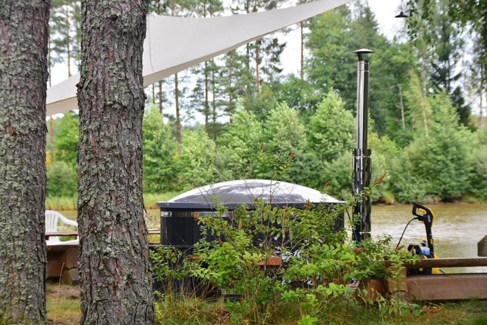 Dragon House In The Tree! Jacuzzi, Sauna ,Cinema,Heated Lici  Εξωτερικό φωτογραφία